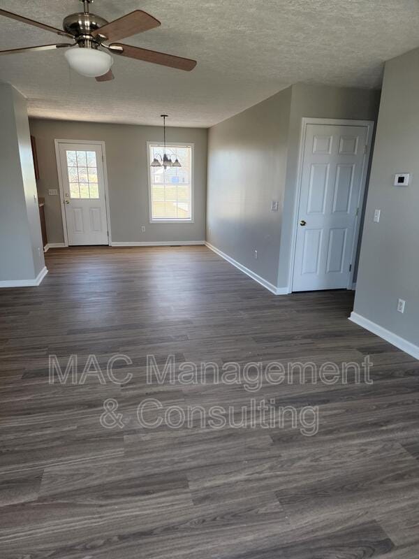 Photo - 143 W Gate Dr