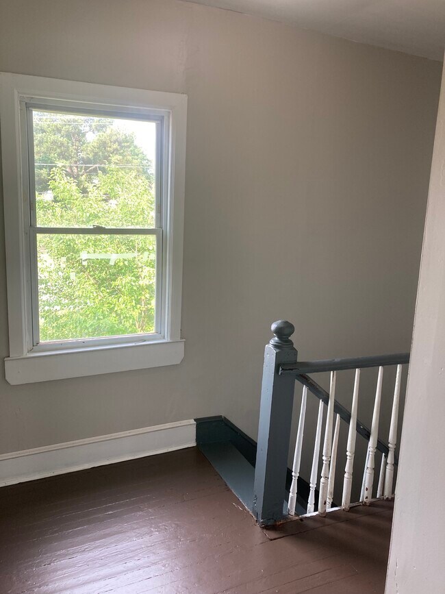 Photo - 3060 Lawson St