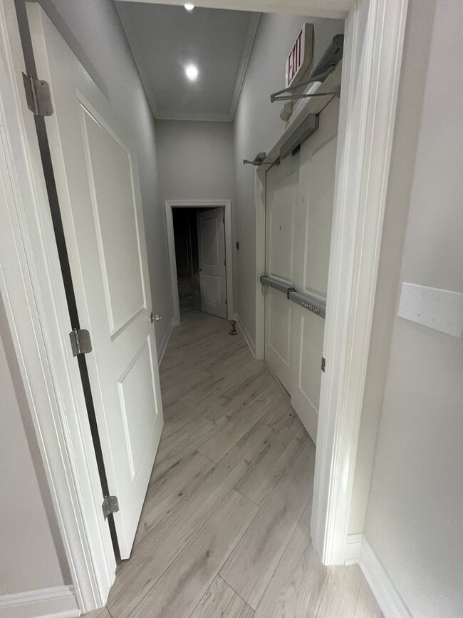 15-19 S Charles St