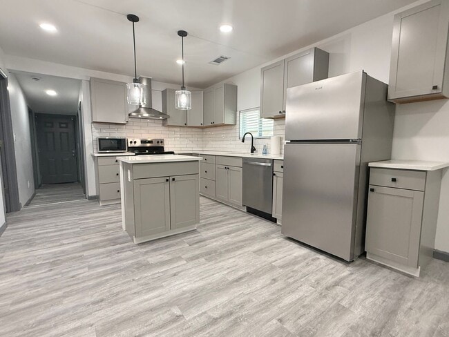 Photo - 1477 Olive St SW