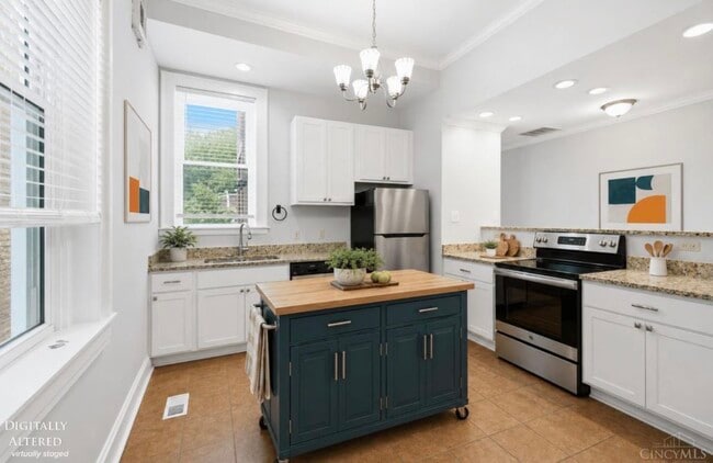 Photo - 2281 Loth St