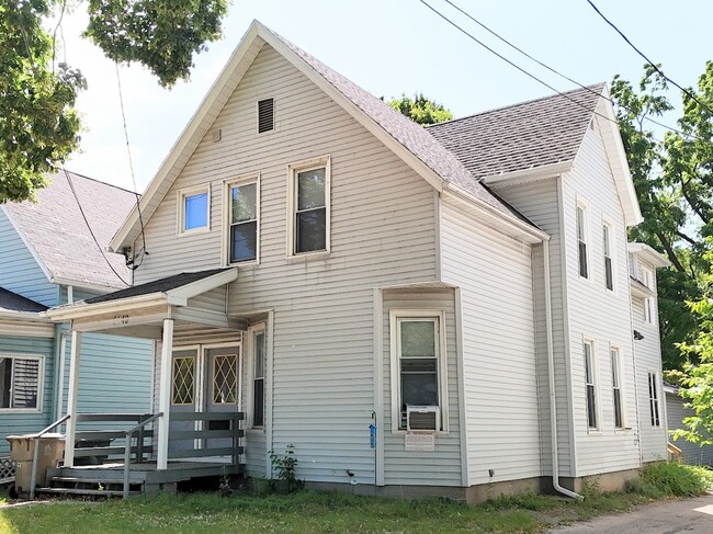 Photo - 2149 E Washington Ave Unit #1