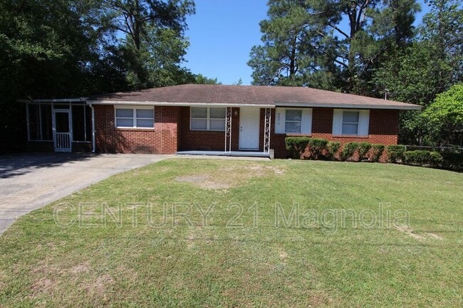 Building Photo - 2071 Fernwood Cir