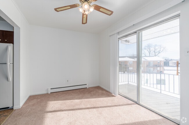 1BR, 1BA - 719SF - Dining Roomd