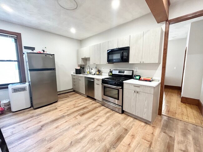 Photo - 1568 Tremont St Unidad 2