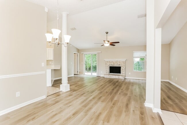 Photo - 1554 Mountain Lake Dr W