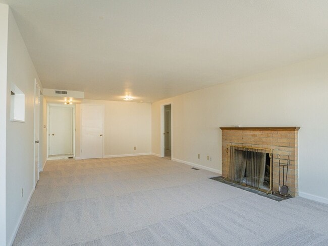 Photo - 3 bedroom 2 bathroom Auburn Home!
