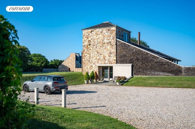 Building Photo - 151 Town Line Rd Rental