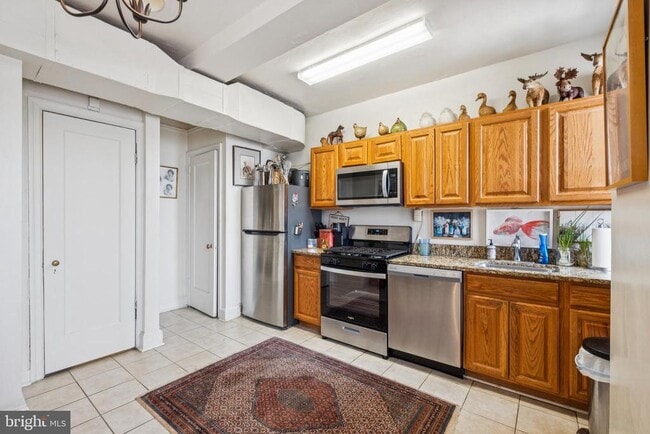 Building Photo - 2031 Locust St Unit 803