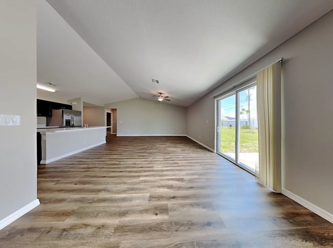 Photo - 509 SE 7th St