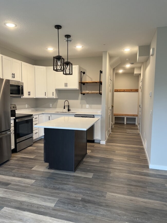 Photo - 7766 Lachman Ave NE