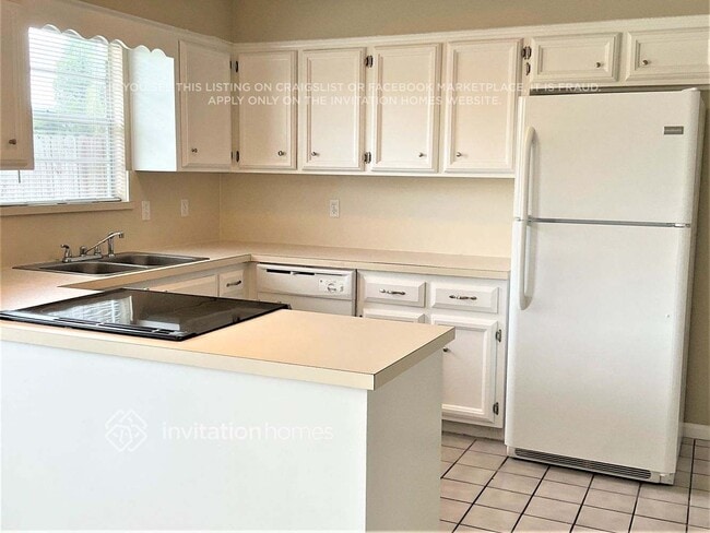 Photo - 2466 Ridgecrest Ave