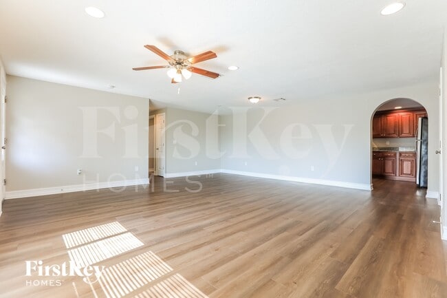 Photo - 19242 Edgewater Dr