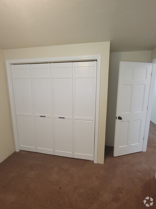 Building Photo - 1525 16th Pl Unit 1525 Rental