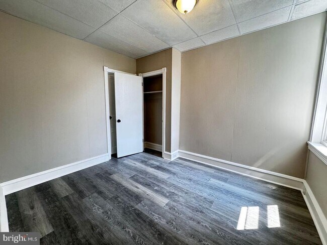 Photo - 2416 N Hollywood St