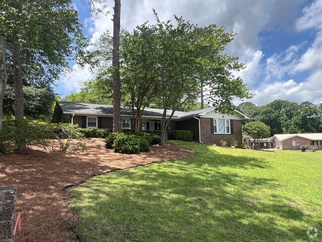 Building Photo - Available Now! Rental