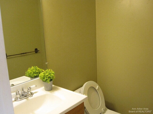 Photo - 3238 Alpine Dr