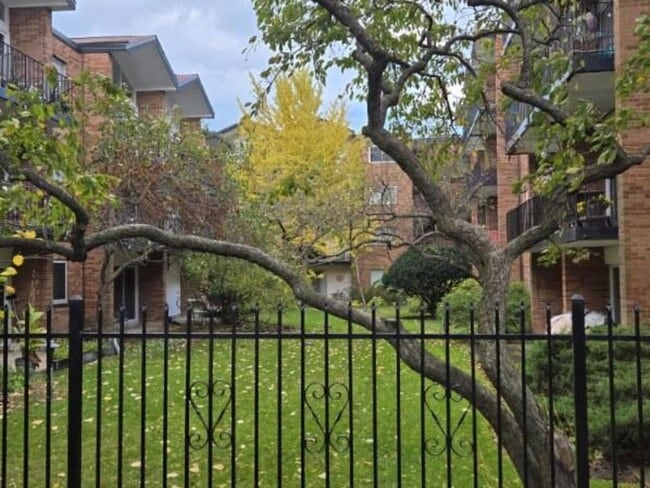 Photo - 6961 N Oakley Ave