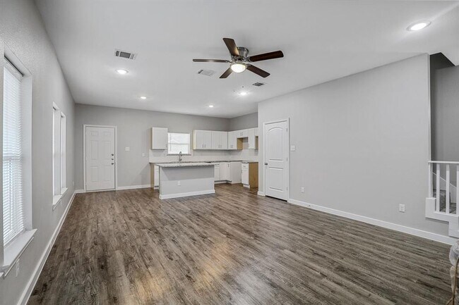 Photo - 1625 Emery St