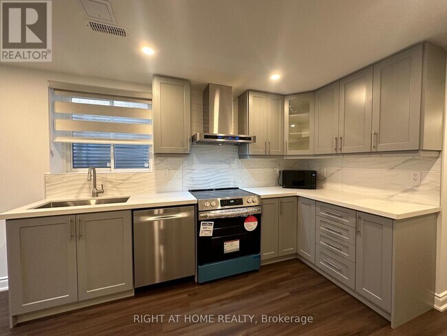 Photo - 481 Bergamot Ave