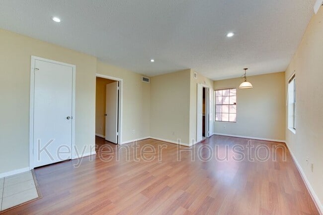 Photo - 2750 Holly Hall St