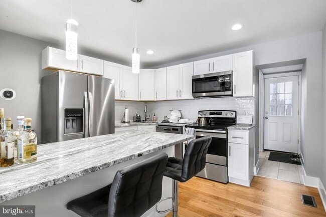 Photo - 441 E Flora St