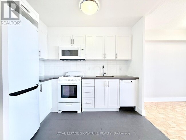 Photo - 1500 Bathurst St Unit 1103