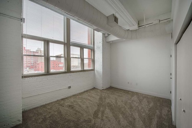 Worthington Square Apartments