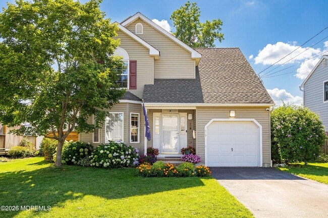 Building Photo - 619 Woodland Ave