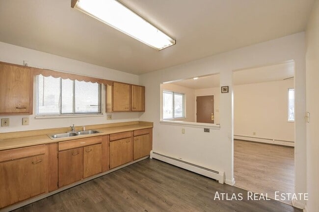 Photo - 681 Fraser St Unit B