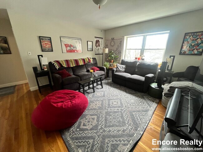 Building Photo - 69 Chiswick Rd Unit 9