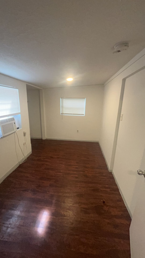 Photo - 507 W Baker St