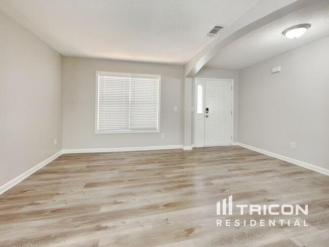Photo - 156 Hillcrest Ct