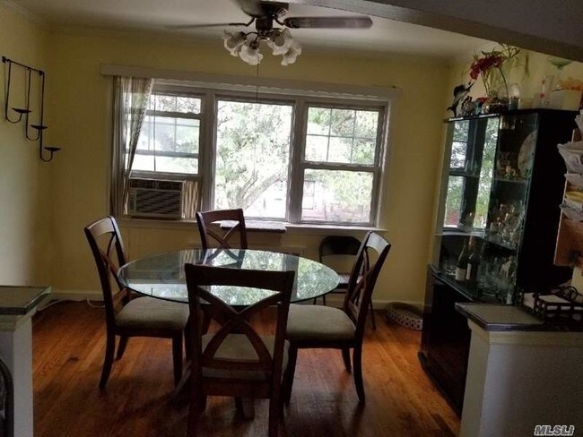 Photo - 107-30-107-77 77th St