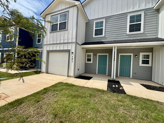 Photo - Brand New 3 Bd 2.5 Full Bath Townhouse Near UTSA & LaCantera