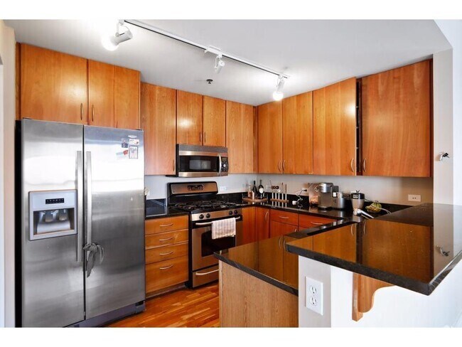 Building Photo - 929 Portland Ave Unit 1810 Rental