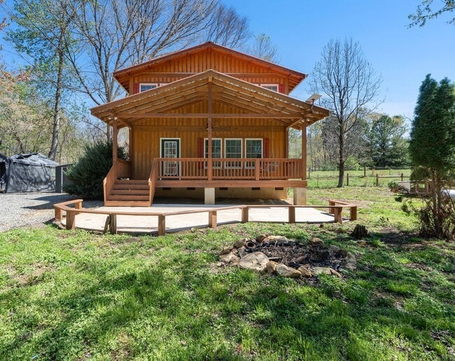 Building Photo - Fabulous Home near Silk Hope Chatham County - Cabin living close to Shakori