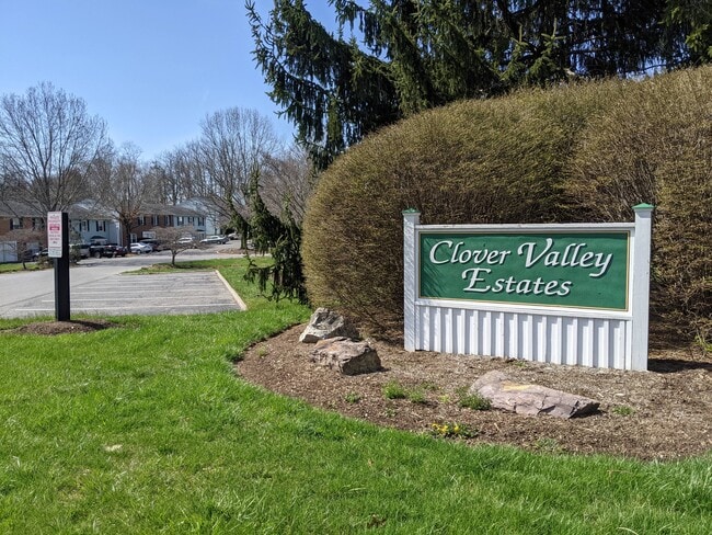 Photo - 143 Clover Valley Cir