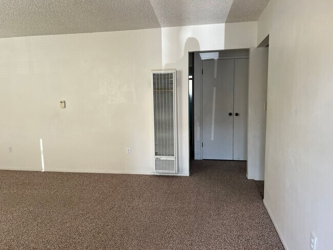 Photo - 1392 Bolton Dr