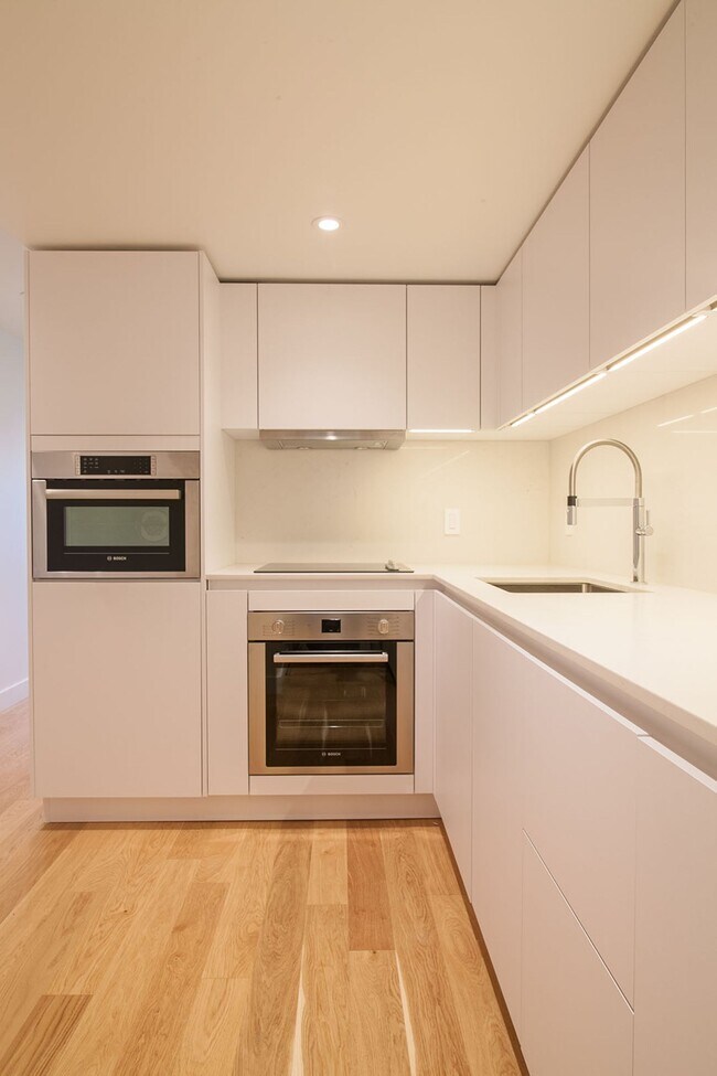 Photo - 3460 Rue Durocher Unit 1205