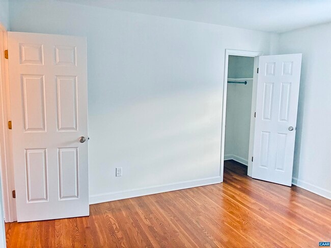 Photo - 210 Saponi Ln