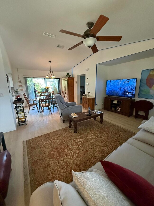 Photo - 2507 Canterbury Dr N