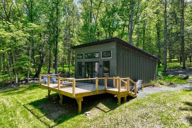 Building Photo - 197 Lake Ridge Rd Rental