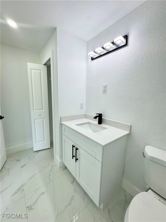 Photo - 668 Chemstrand St E