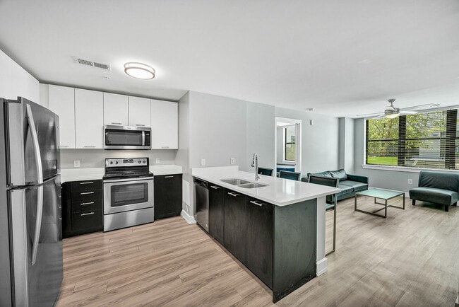 Cocina modelo - Empire Columbia Apartments