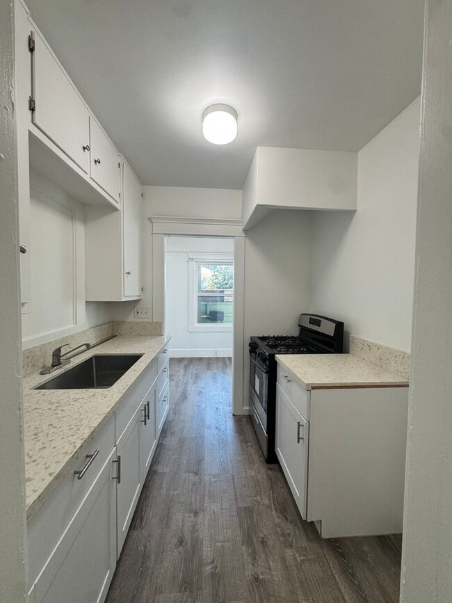 Photo - 906-908 Dawson Ave. Unit 906 1/2