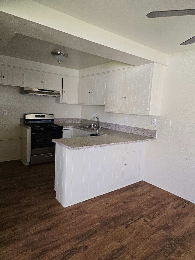 Building Photo - Lakewood Village Rental