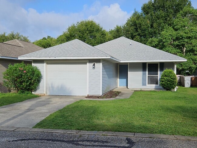 Building Photo - 2787 Bay Club Dr