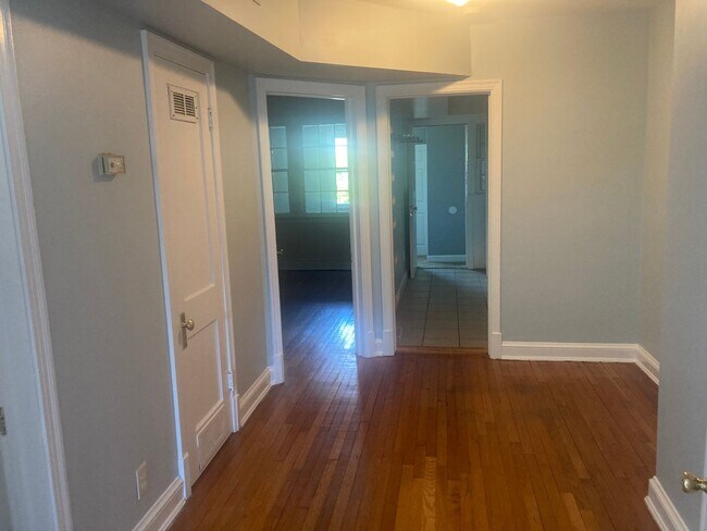 Photo - 1830 Independence Ave., SE Unidad #3