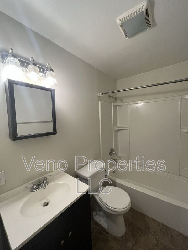 Photo - 1688 Western Ave